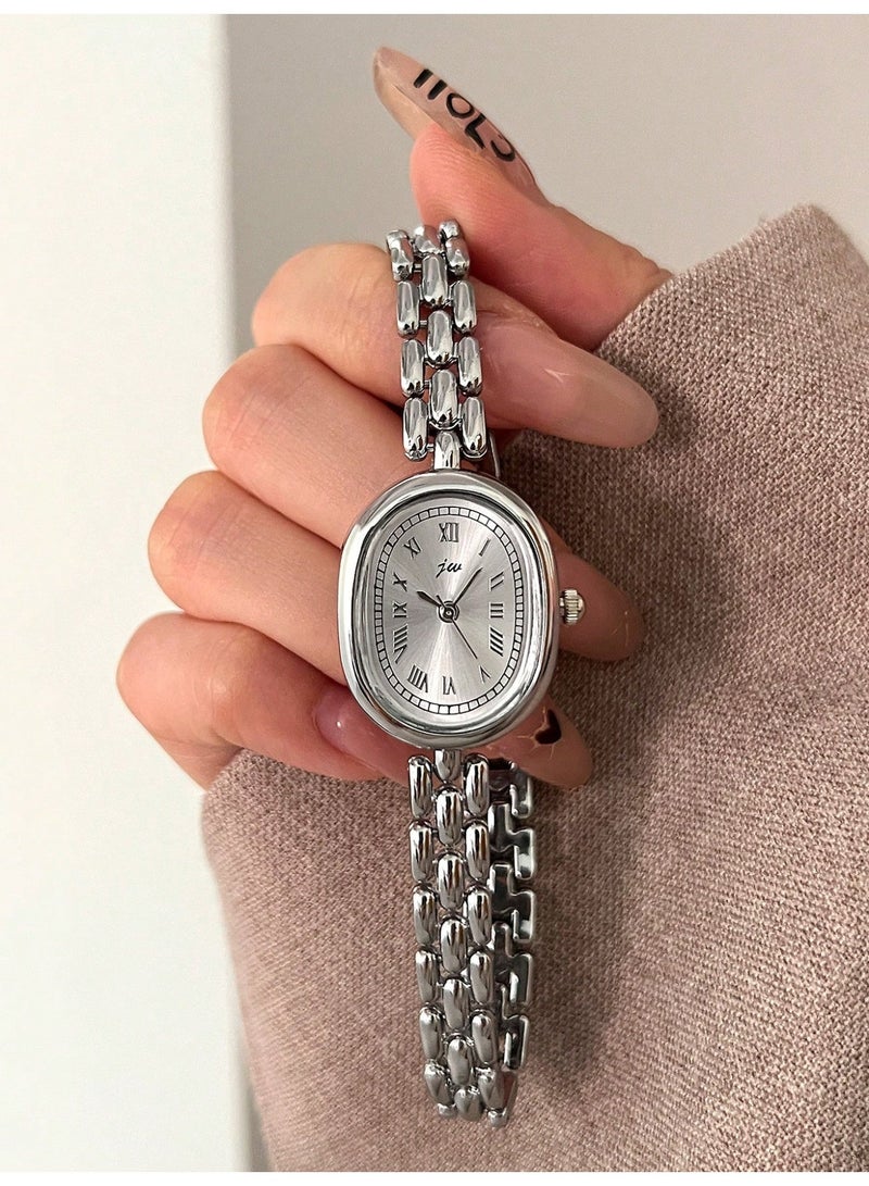 جي دبليو المرأة الكوارتز ساعة البيضاوي رقم الأرقام الرومانية الفضة الوجه، الفضة لون المعدنية سوار أنيقة النمط القديم ساعة المعصم للارتداء اليومي - Image 4